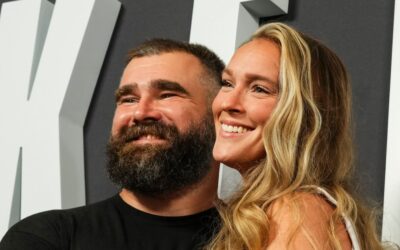 Kylie Kelce jokes about the fact that Jason Kelce s photo him in Tinder sweatshirt