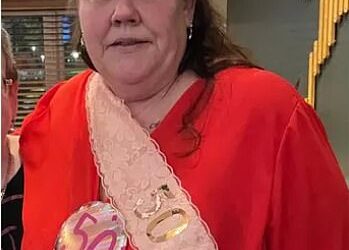 Grandmother who lost five stone using Mounjaro claims the weight loss jabs left her looking like a ‘melted welly’ with ‘saggy skin’