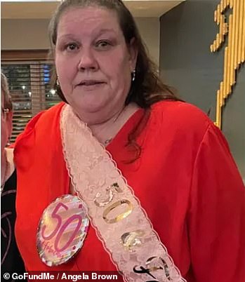 Grandmother who lost five stone using Mounjaro claims the weight loss jabs left her looking like a ‘melted welly’ with ‘saggy skin’