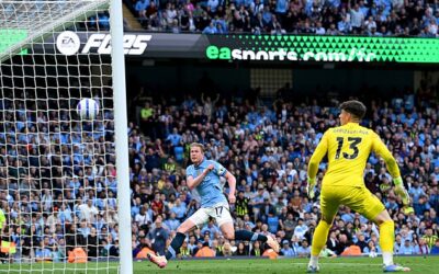 Kevin De Bruyne misses OPEN GOAL from inside the six-yard-box on his final Man City appearance at the Etihad Stadium leaving fans stunned into silence