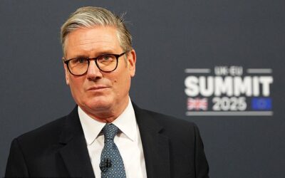 ‘You ain’t seen nothing yet!’: Former UK borders chief warns lengthy queues at EU airports will be WORSE for Brits despite Keir Starmer claiming victory on e-gates as part of his ‘reset’